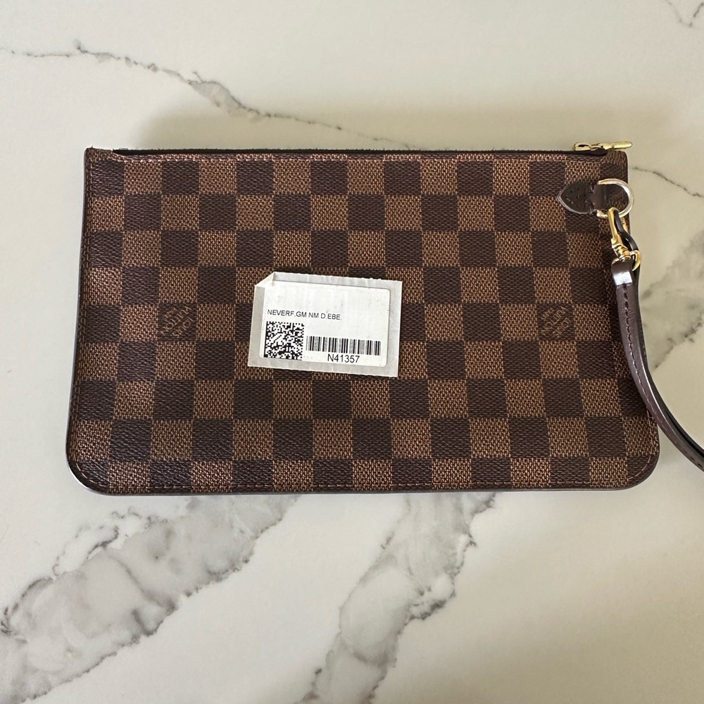 LOUIS Vuitton, Damier Ebene Neverfull Pouch GM